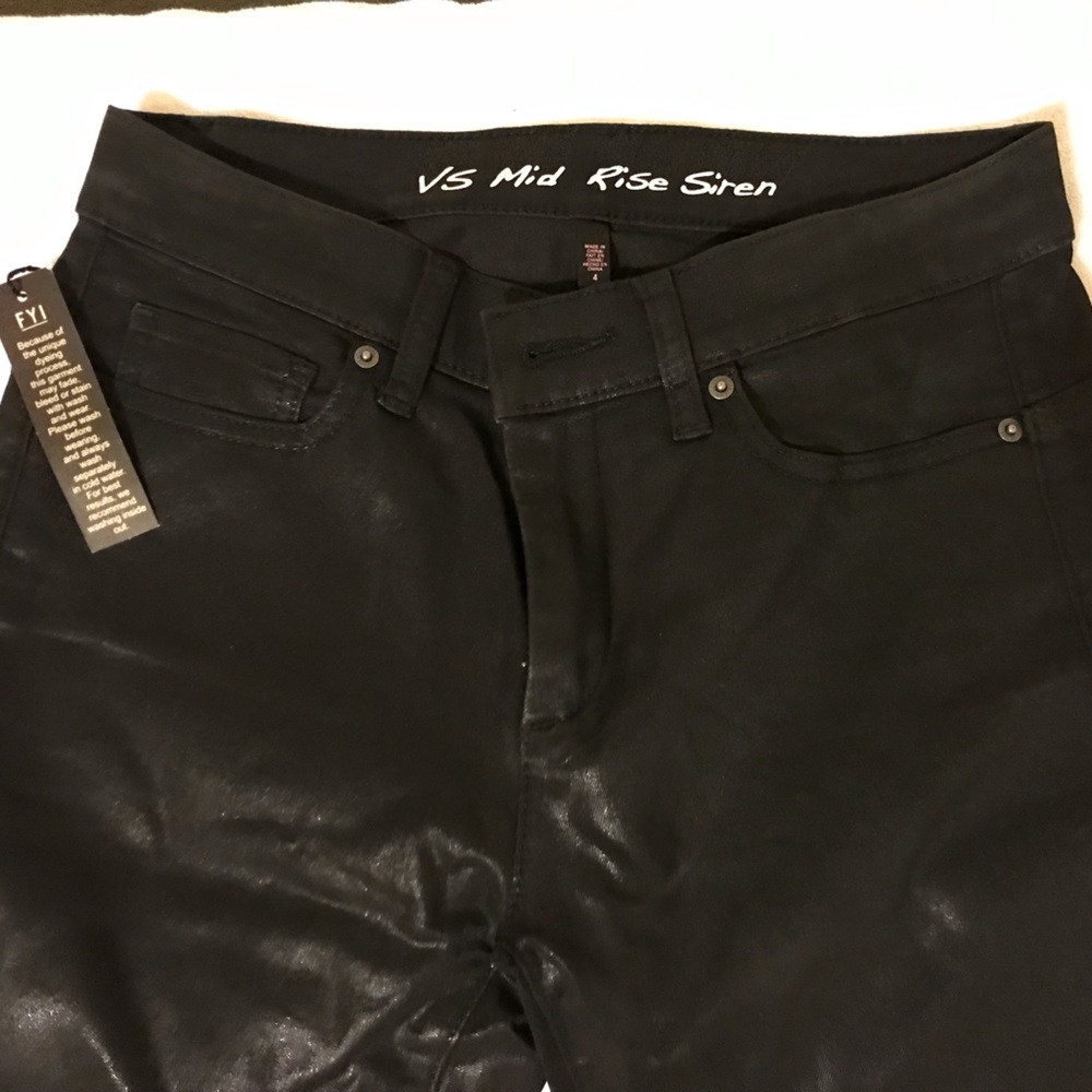 Victoria’s Secret mid-rise Coates black skinny jeans, size 4